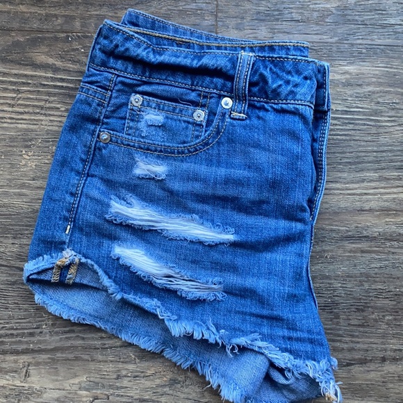 American Eagle Jean Shorts - Picture 3 of 5